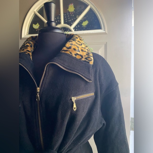 Vintage 90s Braetan leopard print black wool fitted tie waist coat, size large - Picture 10 of 15